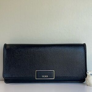 Tumi Black RFID Leather Clutch Wallet